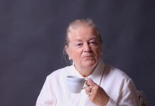 REVIEW – Talking Heads at The Maltings Theatre Sue-Whyte-in-Soldiering-On-Talking-Heads