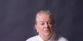 Sue-Whyte-in-Soldiering-On-Talking-Heads